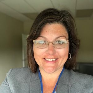 Meet your Posher, Dana